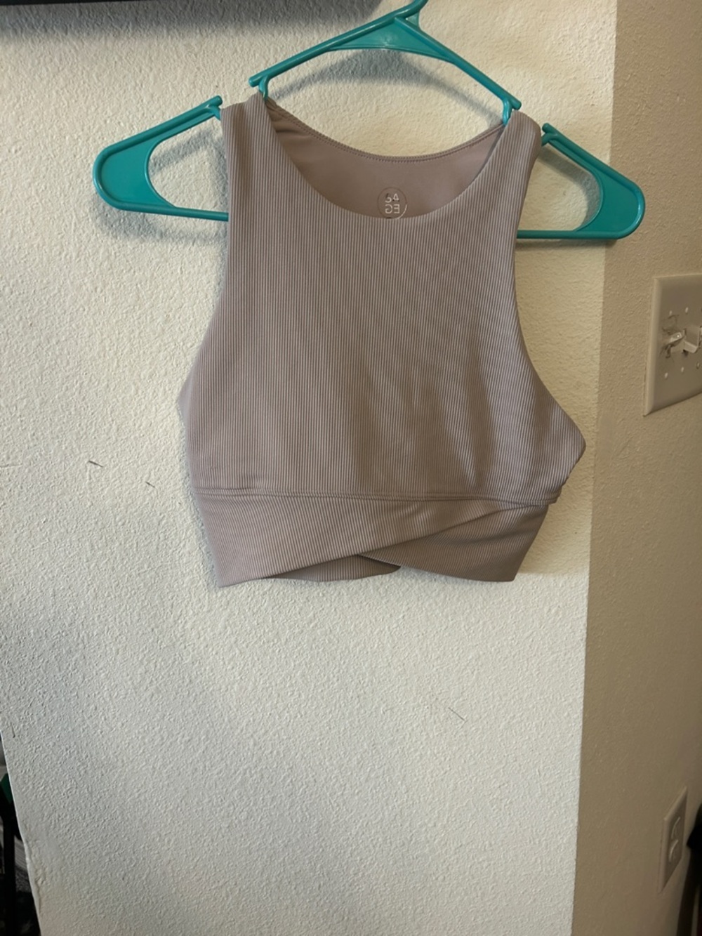 Sage Ribbed Cross-Hem Sports Bra - Taupe